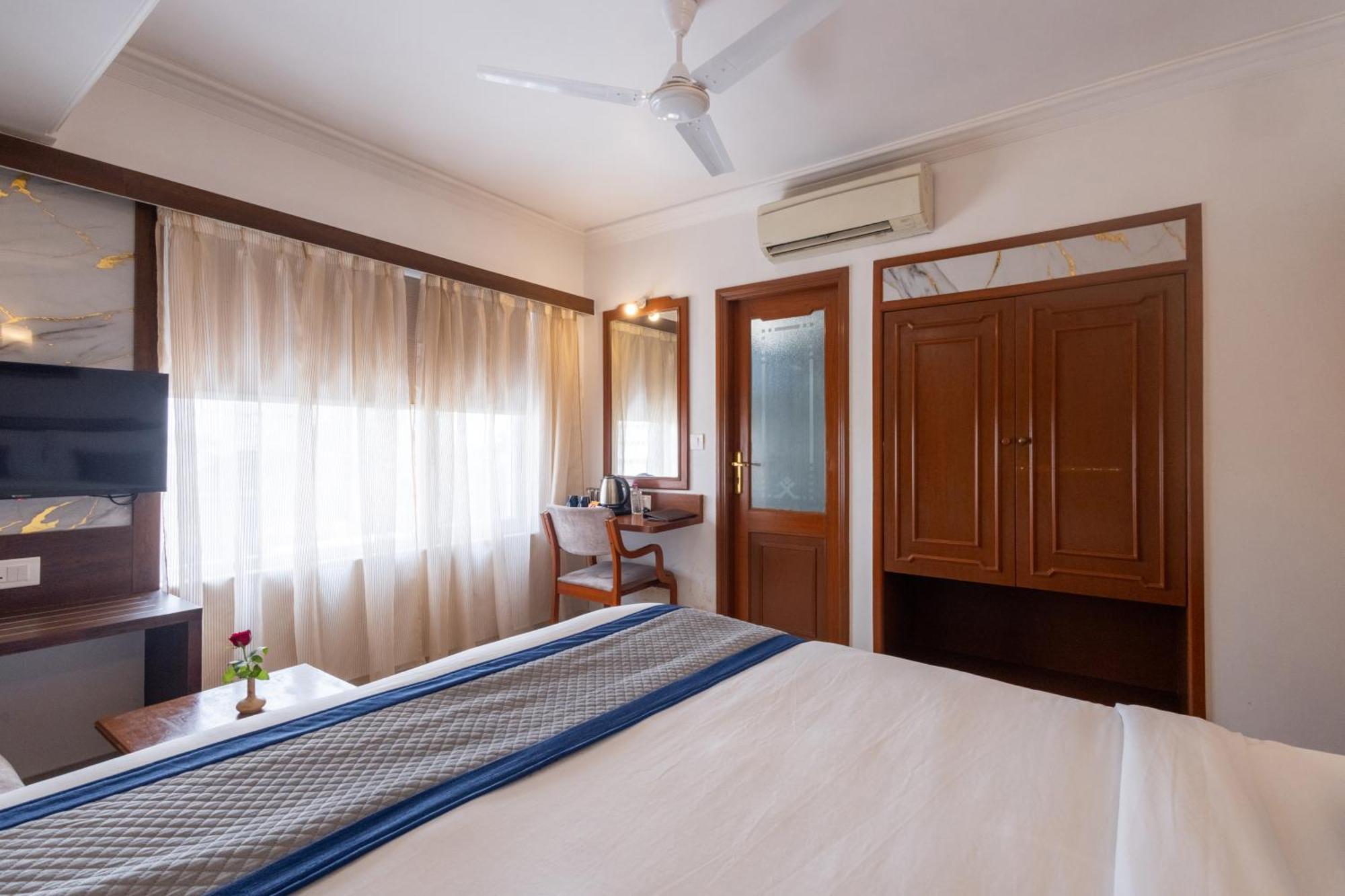 Alba Premier, Vadodara Exterior foto